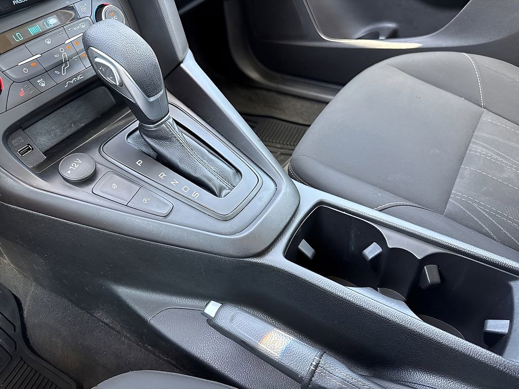 Used 2018 Ford Focus SE w/ SE Appearance Package FWD image 20