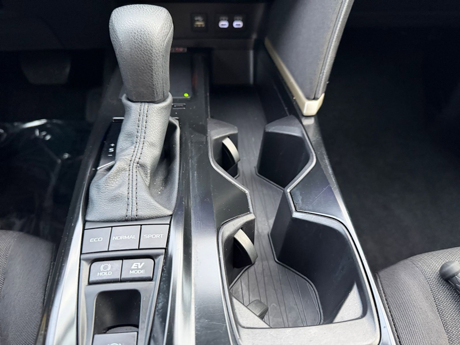 Used 2025 Toyota Camry LE image 40