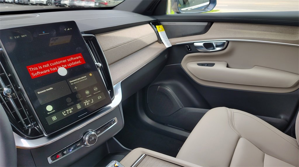 New 2026 Volvo XC90 B6 Plus w/ Protection Package Premier image 27