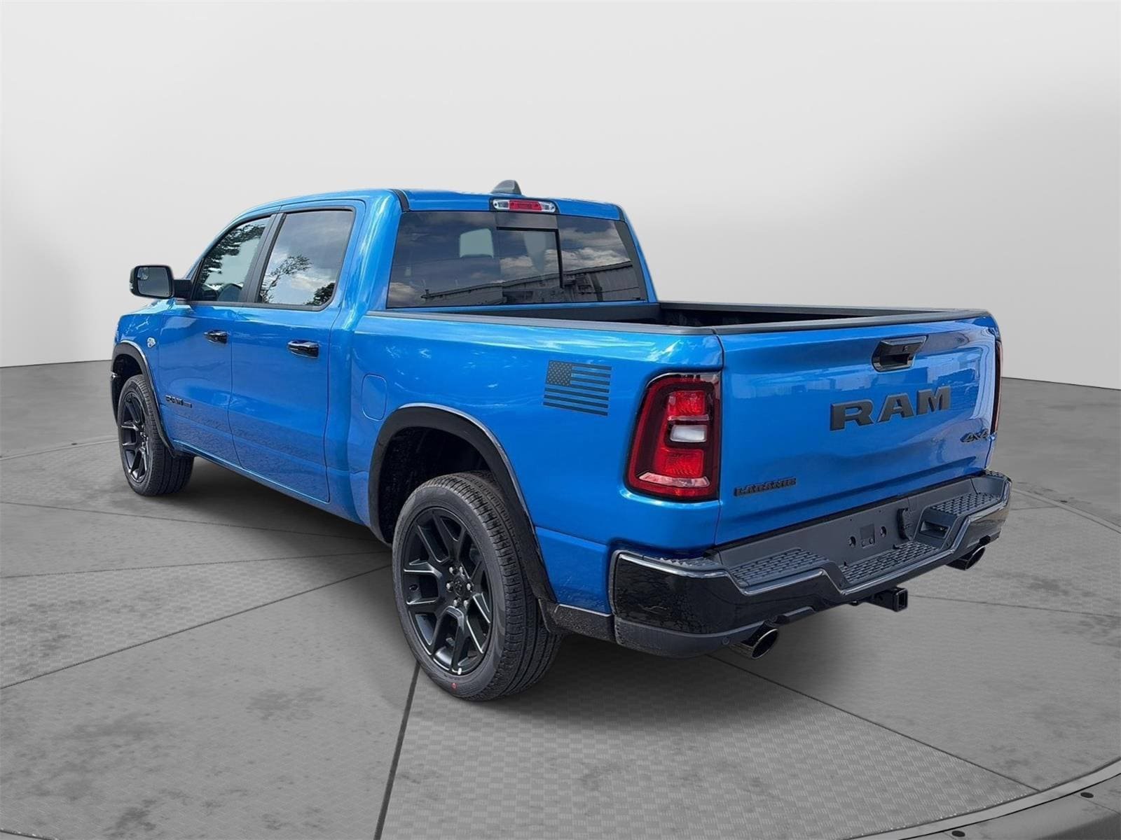 New 2026 RAM 1500 Laramie AWD/4WD image 7