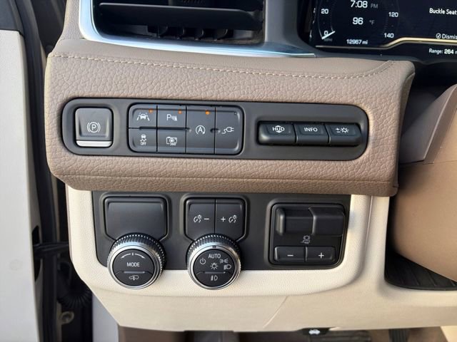 Certified 2022 GMC Yukon XL Denali w/ Denali Premium Package RWD image 5