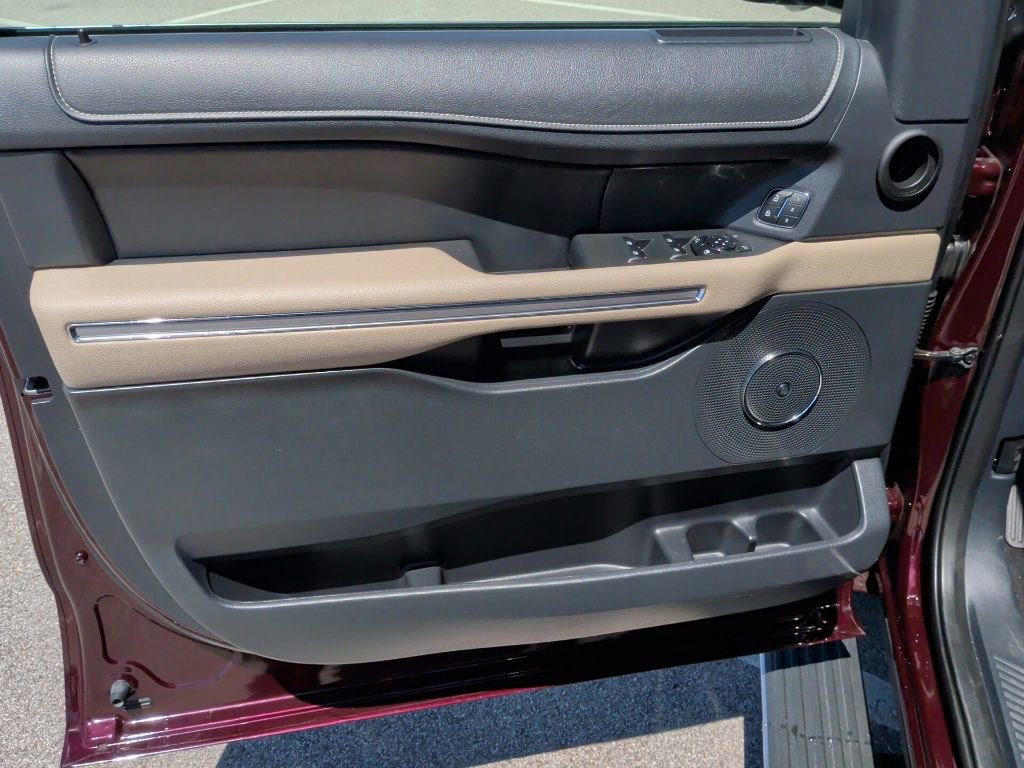 Used 2024 Ford Expedition Max Limited image 10