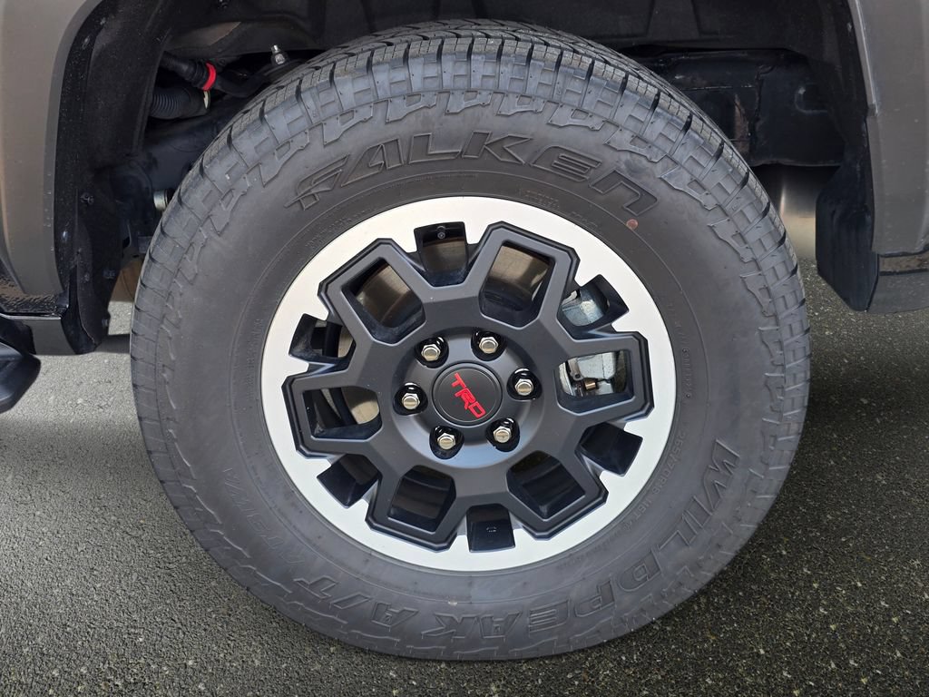 Used 2025 Toyota 4Runner TRD Off-Road AWD/4WD image 35