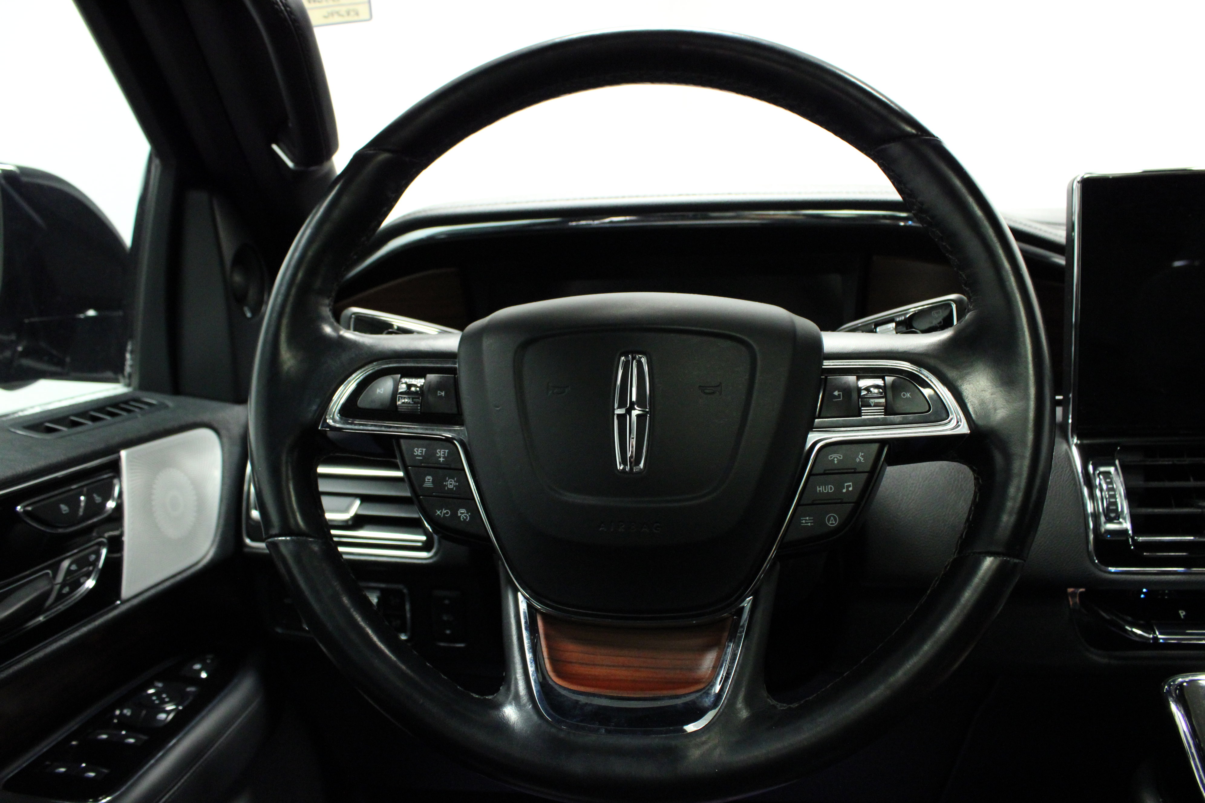 Used 2023 Lincoln Navigator L Reserve image 23