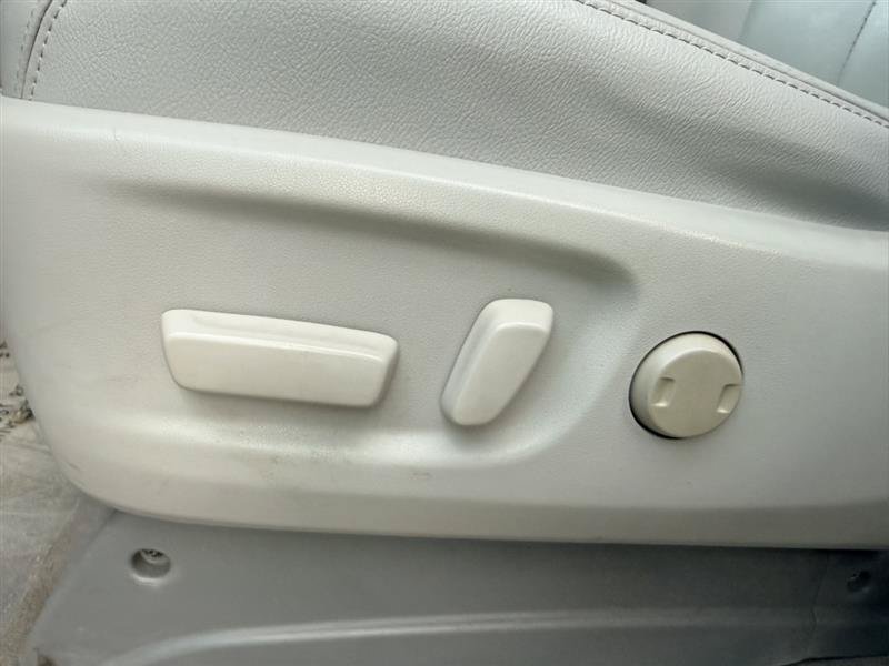 Used 2013 Toyota Sienna Limited w/ Premium Pkg FWD image 35