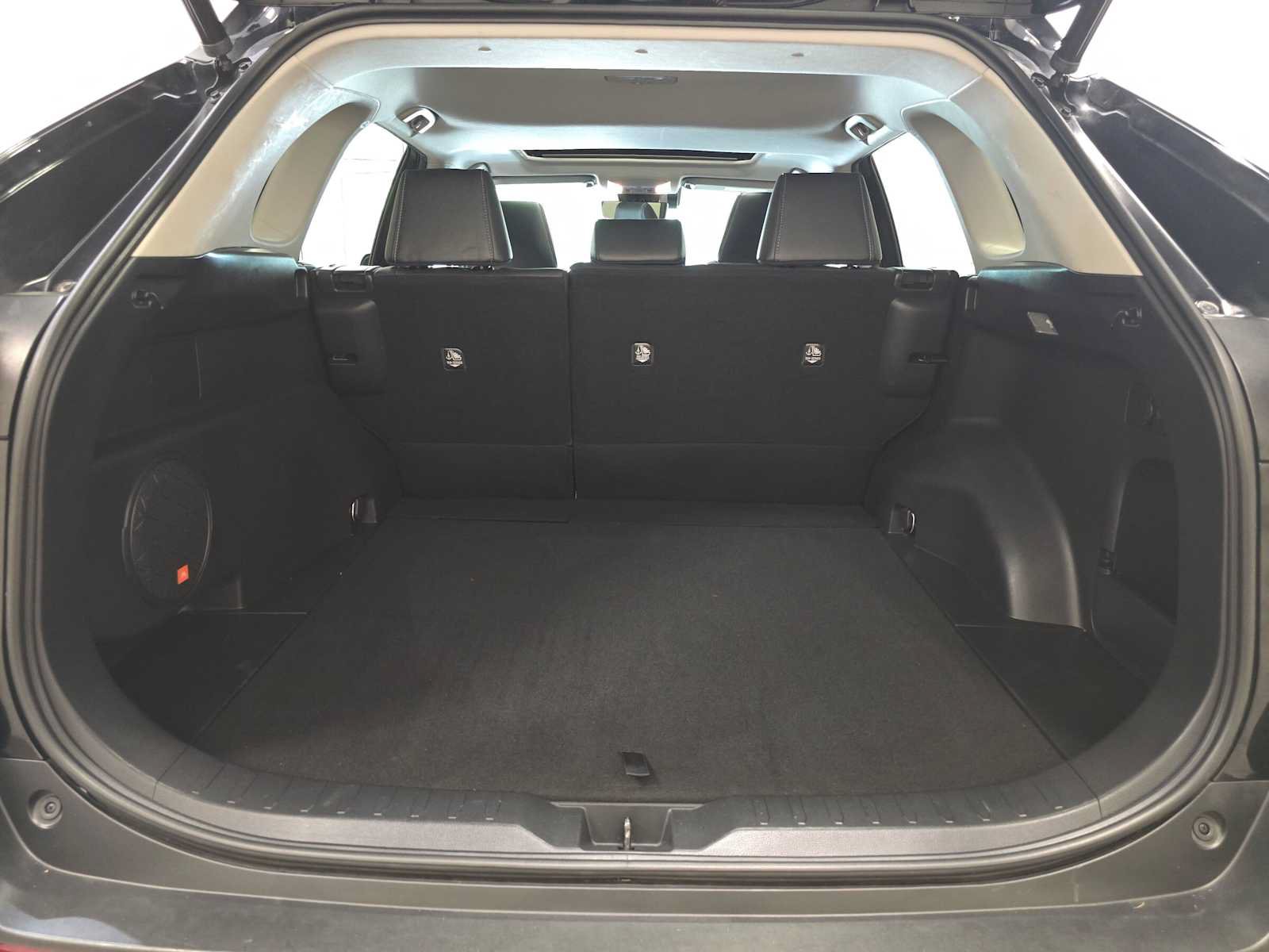 Certified 2021 Toyota RAV4 XLE Premium AWD/4WD image 28