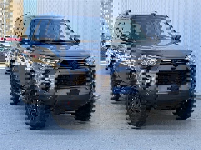 Used 2023 Toyota 4Runner SR5 Premium w/ Moonroof Package image 2