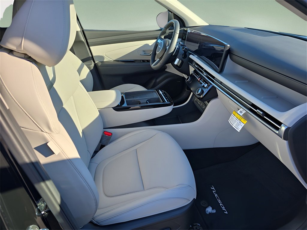 New 2025 Hyundai Tucson Limited image 11