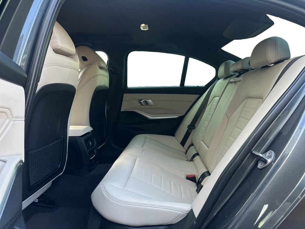 Used 2022 BMW 330i Sedan w/ Premium Package image 16