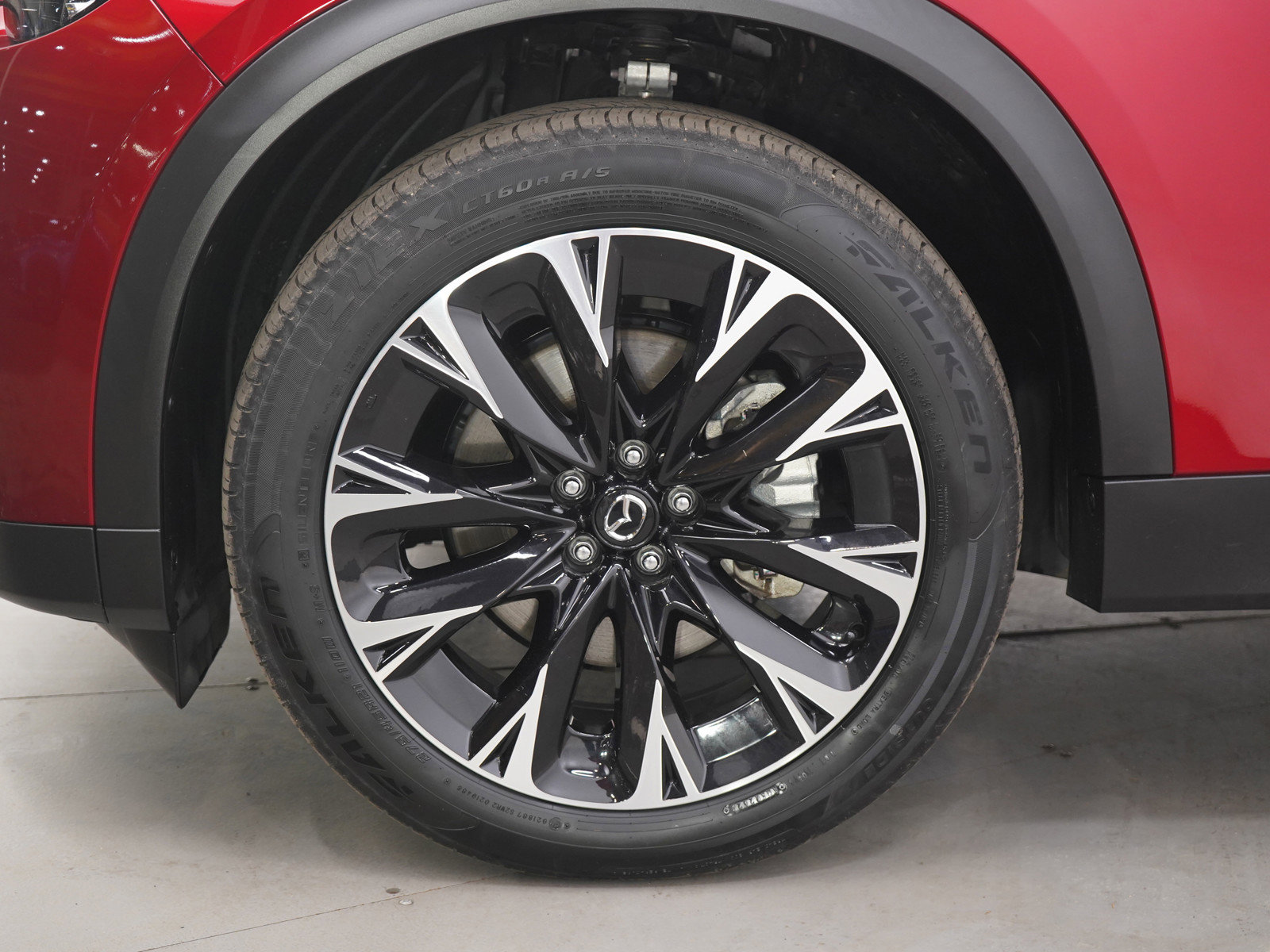 Certified 2025 MAZDA CX-90 Plug-In Hybrid w/ Premium Plus image 32