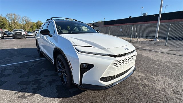 New 2025 Toyota Crown Signia image 7