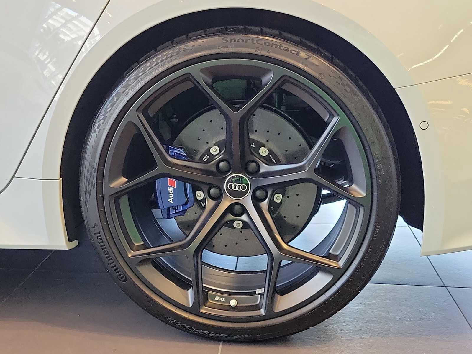 Certified 2025 Audi RS 6 performance AWD/4WD image 13
