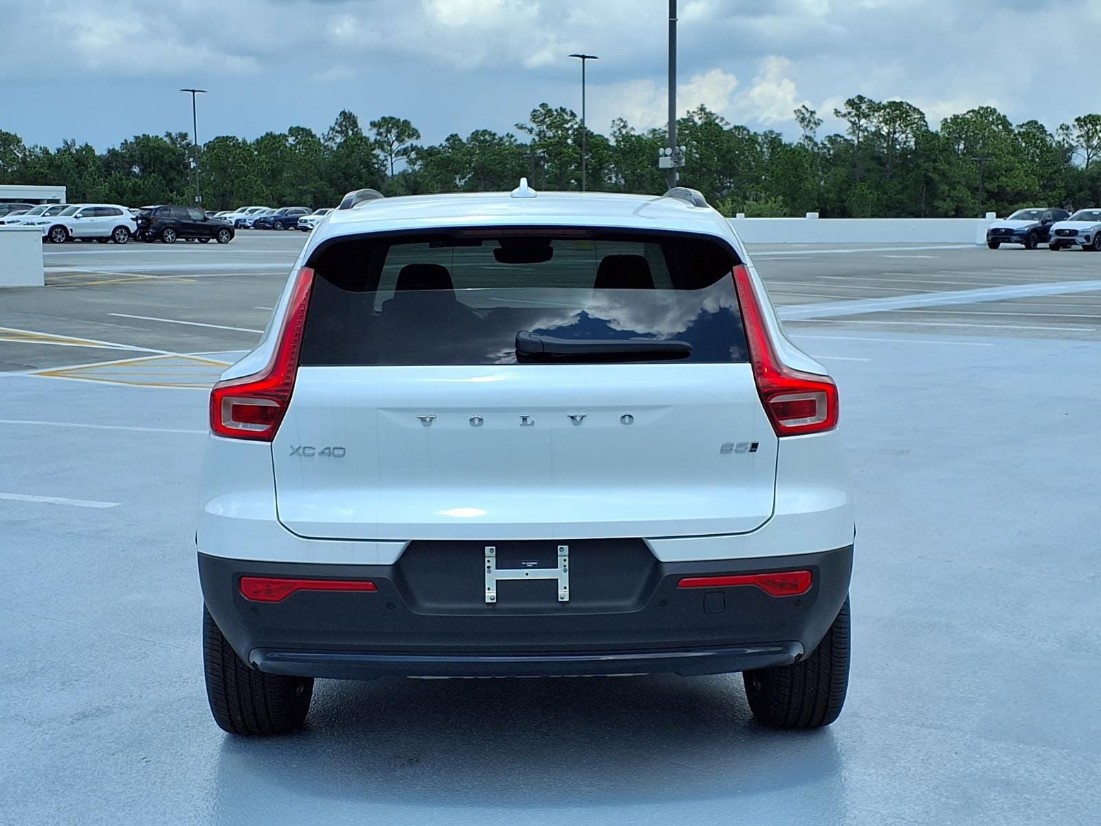 New 2026 Volvo XC40 B5 Core AWD/4WD image 6