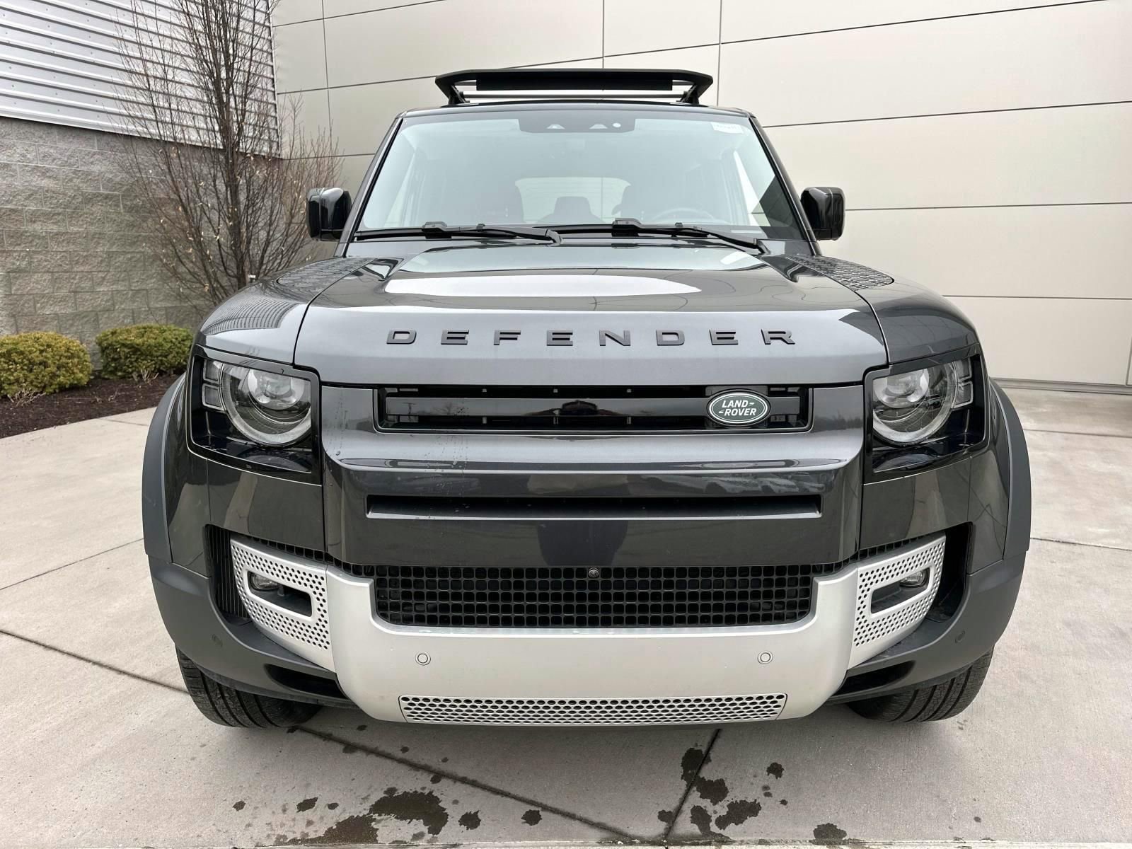 Used 2025 Land Rover Defender 110 S image 2