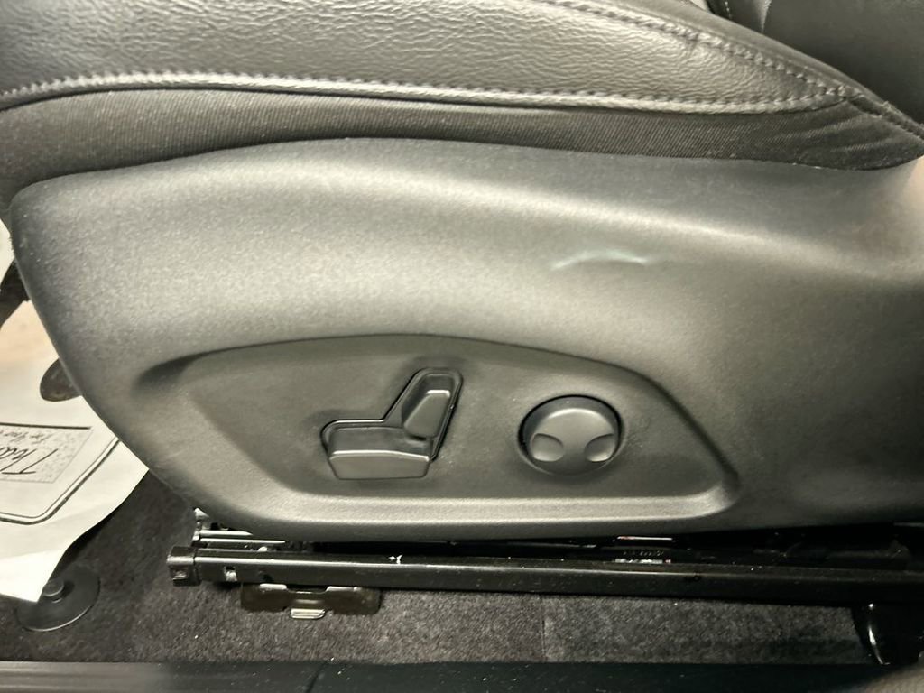 Used 2024 Jeep Compass Latitude w/ Sun and Sound Group image 10