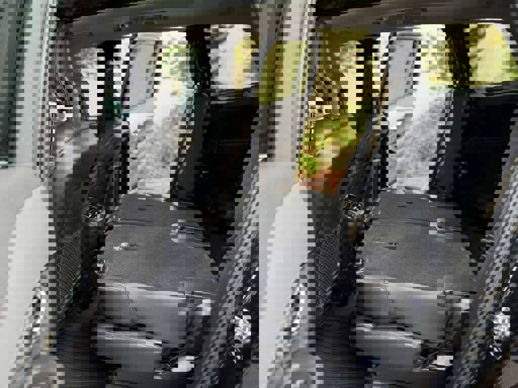 Used 2017 Volvo XC90 T6 Momentum w/ Vision Package image 30