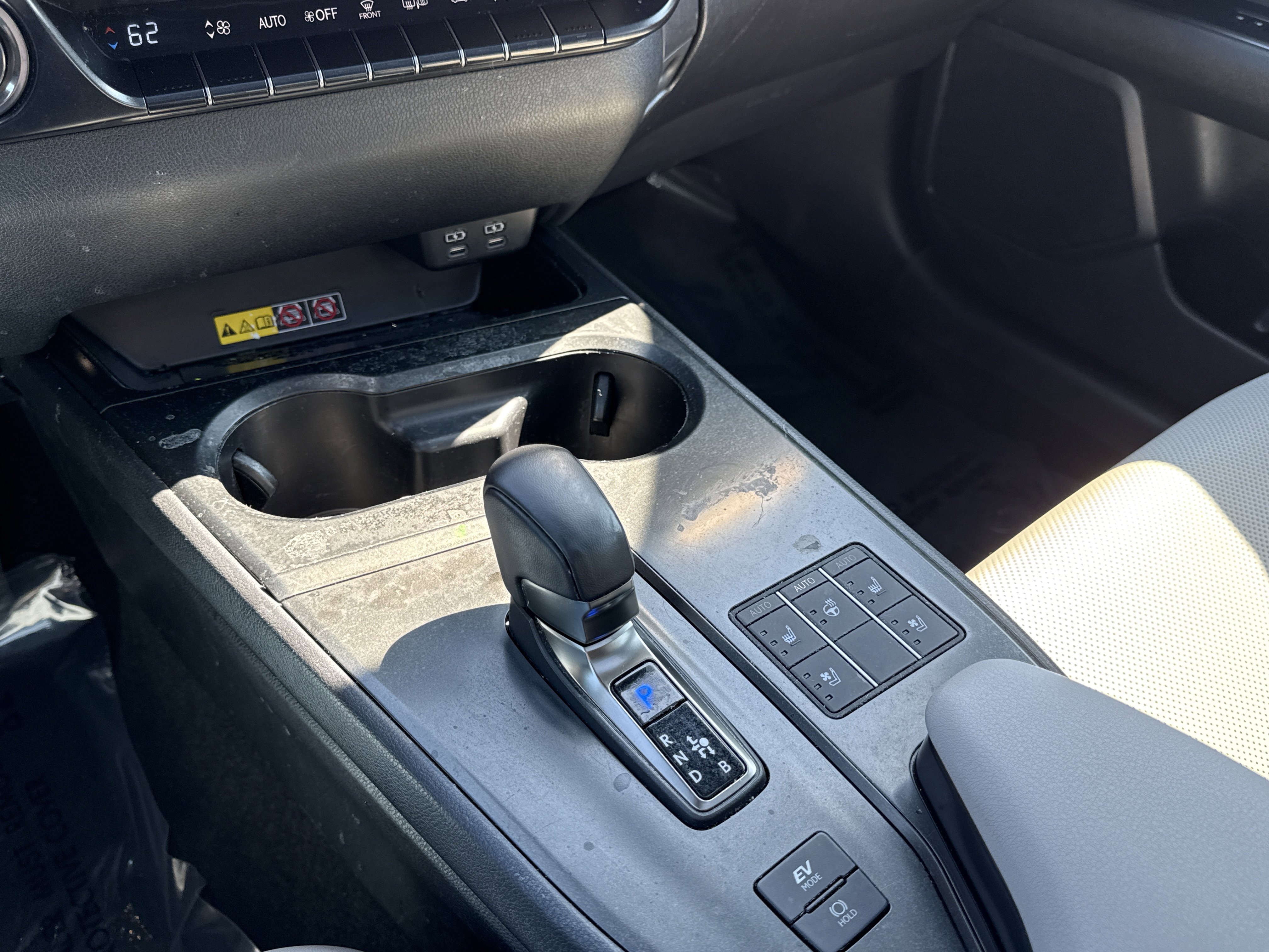 Used 2025 Lexus UX 300h AWD w/ Cold Area Package image 19
