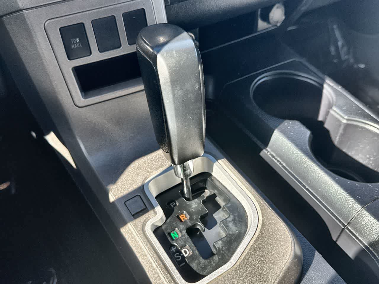 Used 2013 Toyota Sequoia SR5 RWD image 19