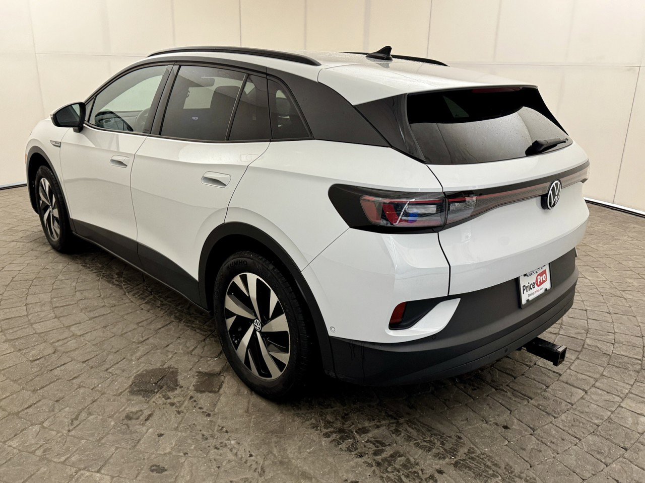 Used 2023 Volkswagen ID.4 Pro image 4