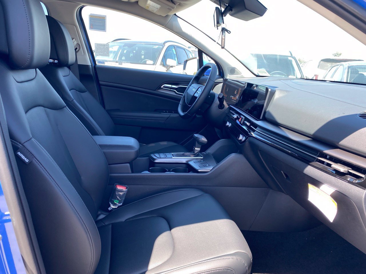 New 2026 Kia Sportage EX w/ EX Panorama Roof Package FWD image 25