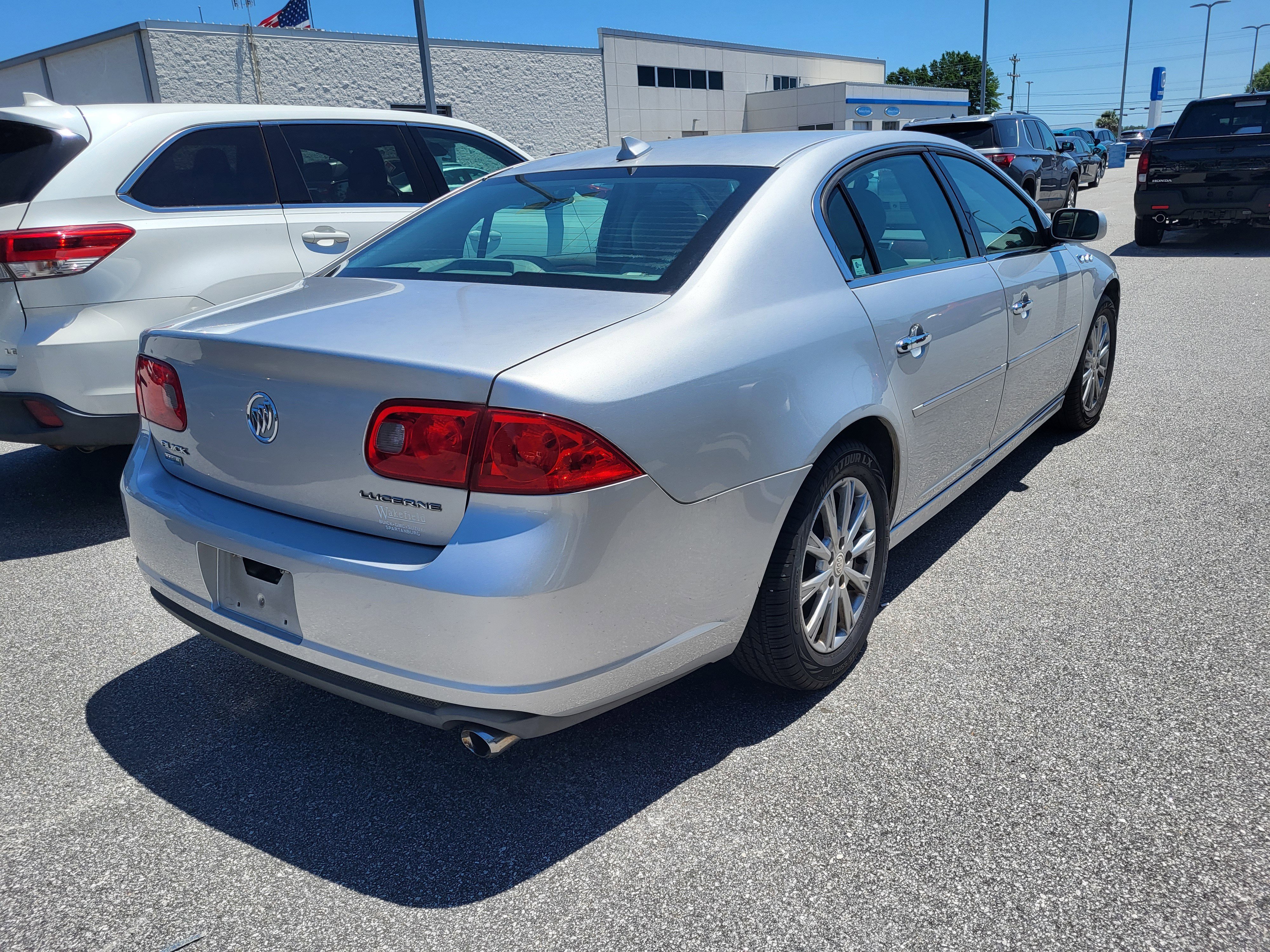 Used 2011 Buick Lucerne CX FWD image 4