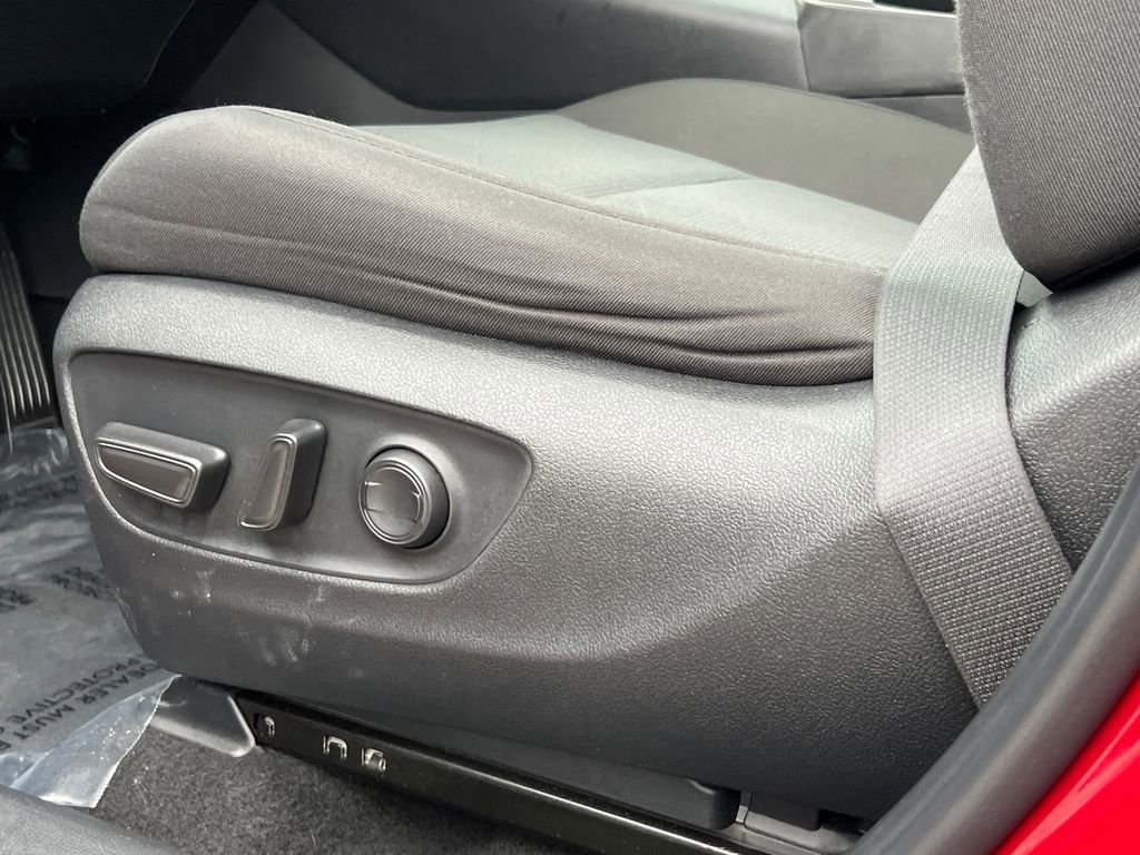 Used 2023 Toyota RAV4 XLE image 19