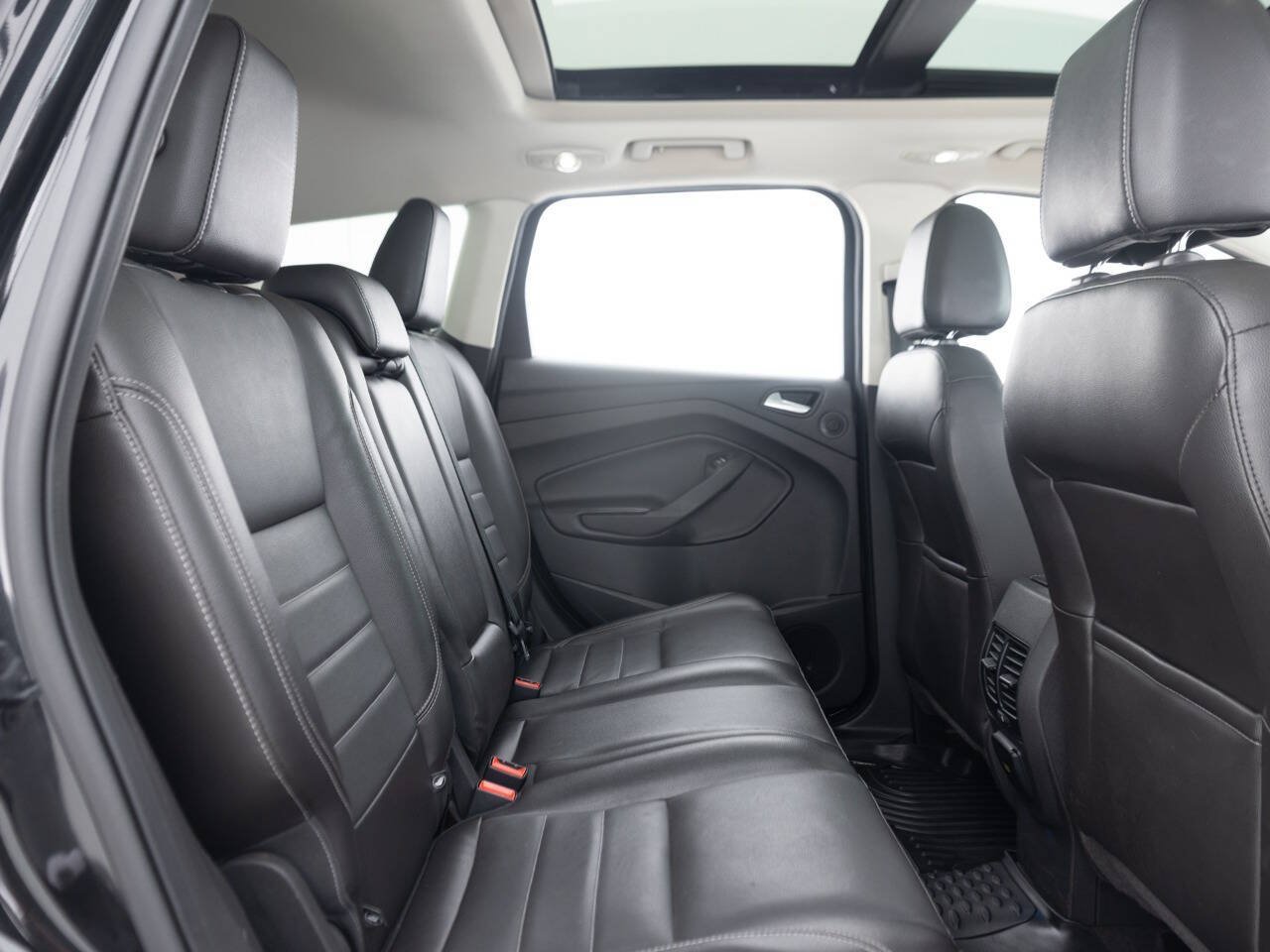 Used 2014 Ford Escape Titanium w/ Equipment Group 401A FWD image 29
