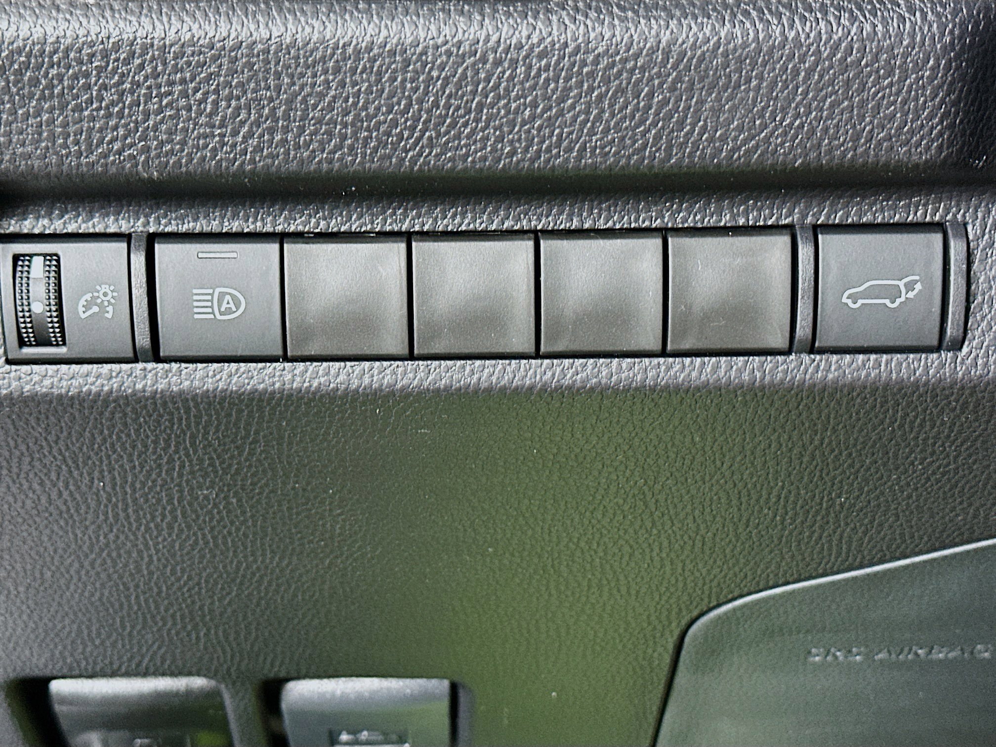 Used 2025 Toyota RAV4 XLE w/ Convenience Package image 17