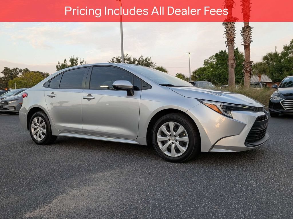 Used 2023 Toyota Corolla LE FWD image 2