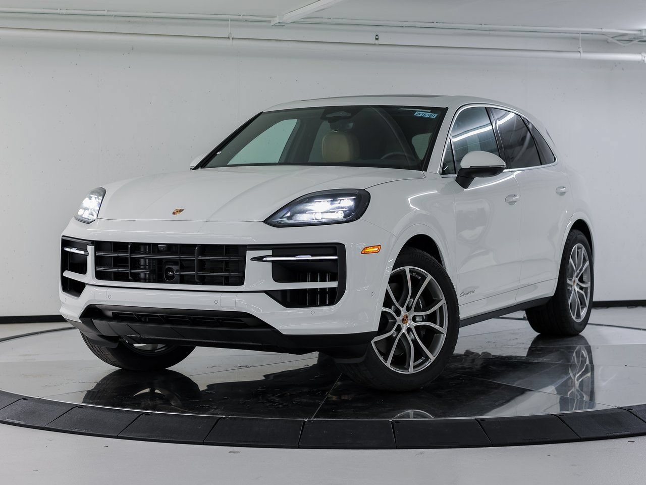 Certified 2026 Porsche Cayenne AWD/4WD image 1