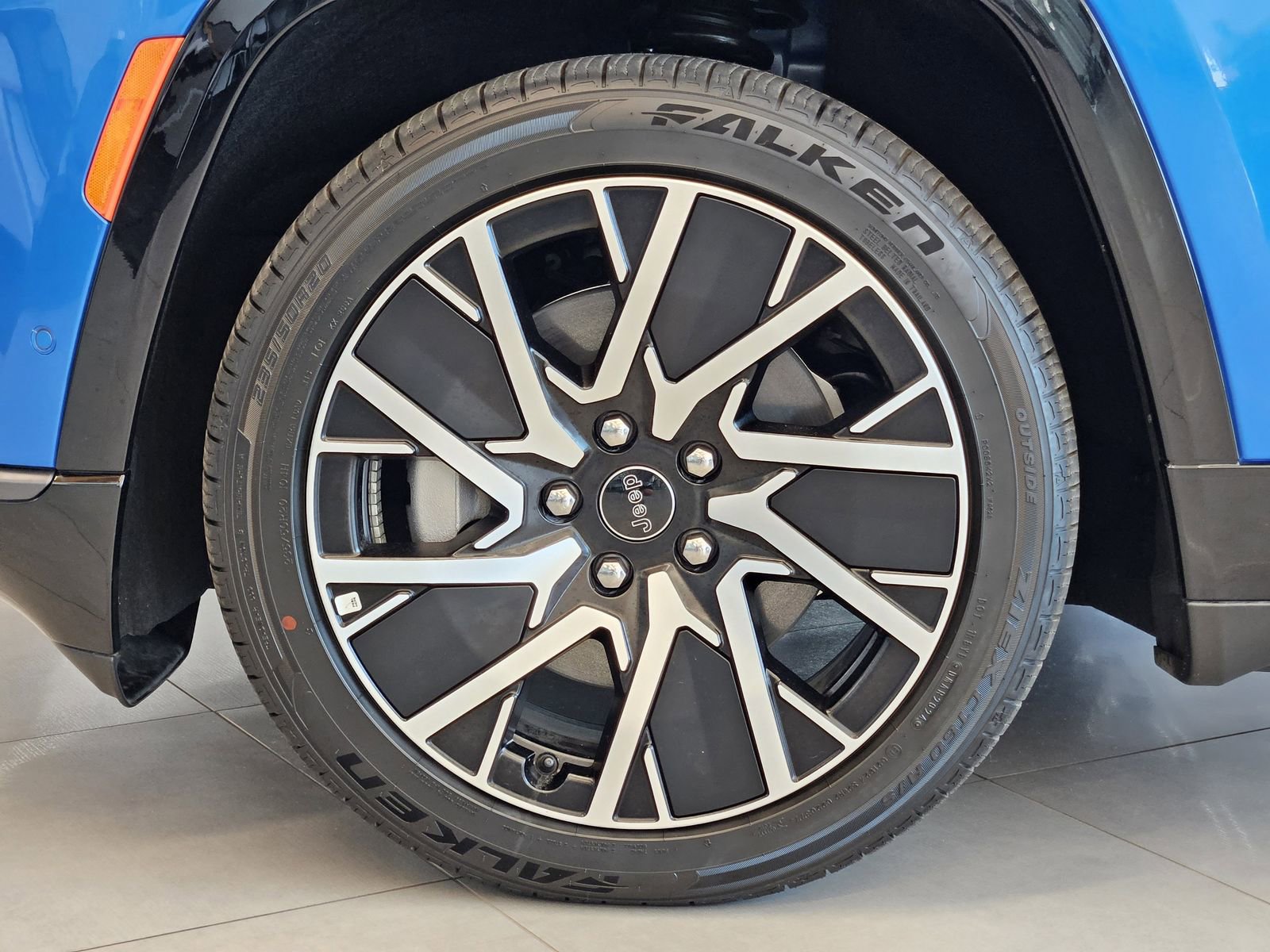 New 2025 Jeep Wagoneer S Limited image 9