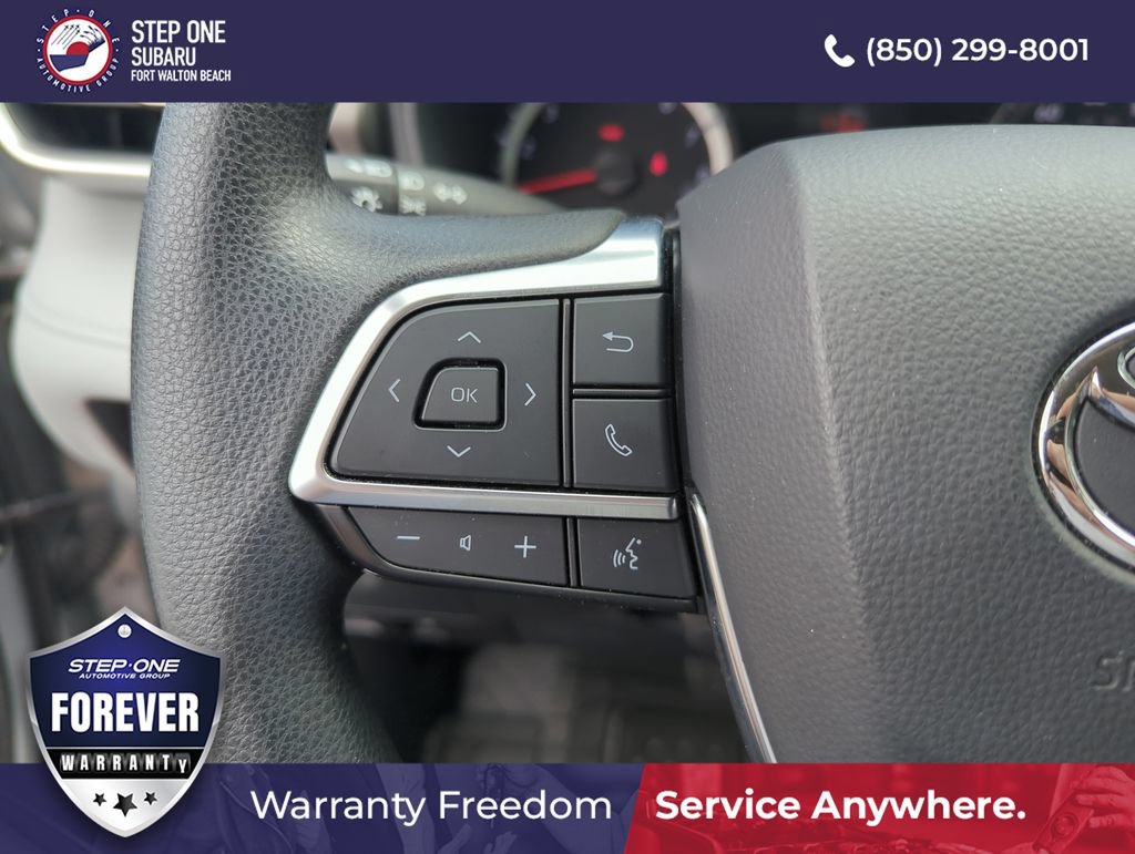 Used 2021 Toyota Highlander L FWD image 22