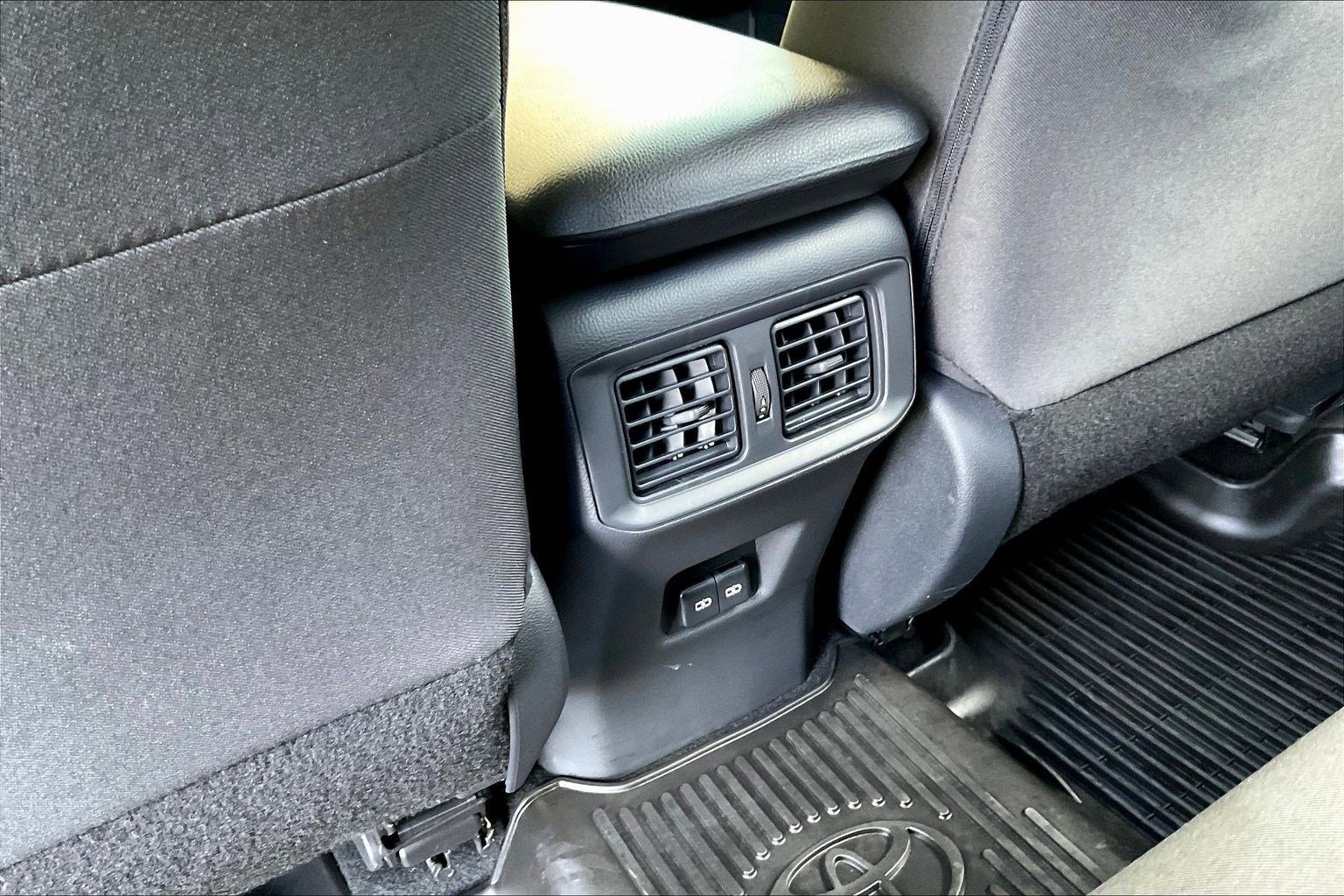 Used 2025 Toyota RAV4 XLE FWD image 10