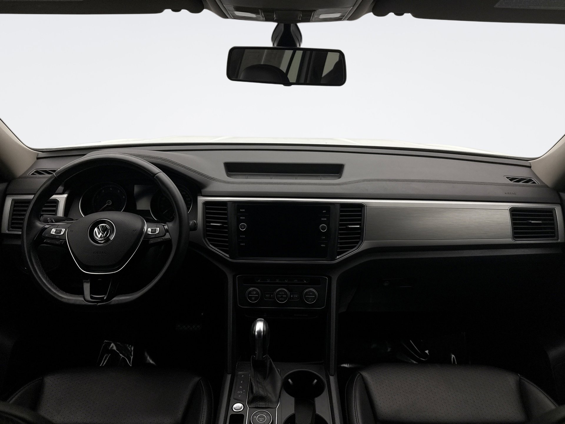 Used 2019 Volkswagen Atlas SE w/ Towing Package image 14