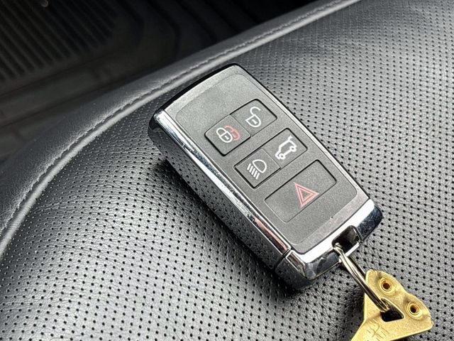 Used 2024 Land Rover Range Rover SE AWD/4WD image 25