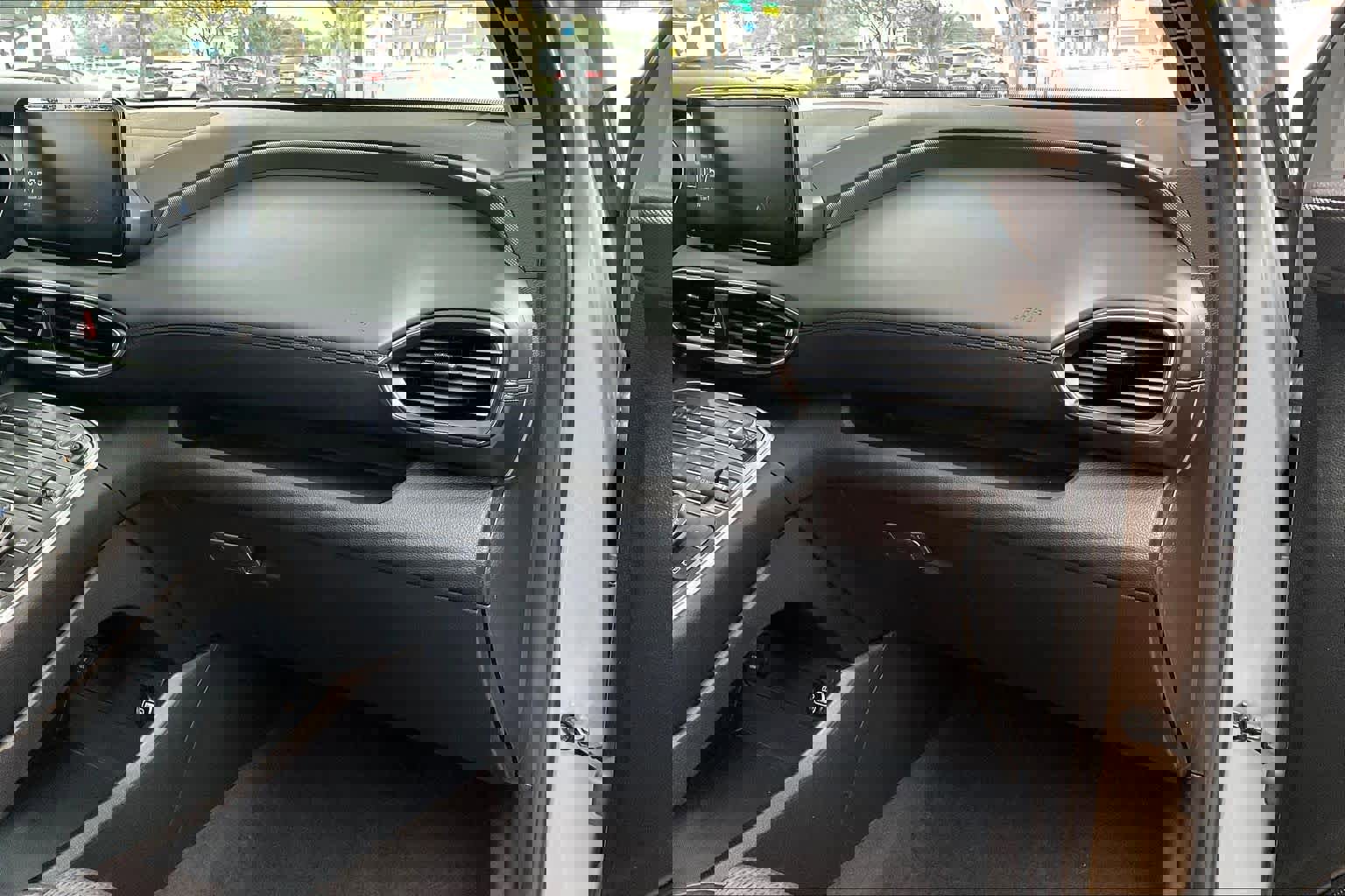 Certified 2023 Hyundai Santa Fe SEL image 17