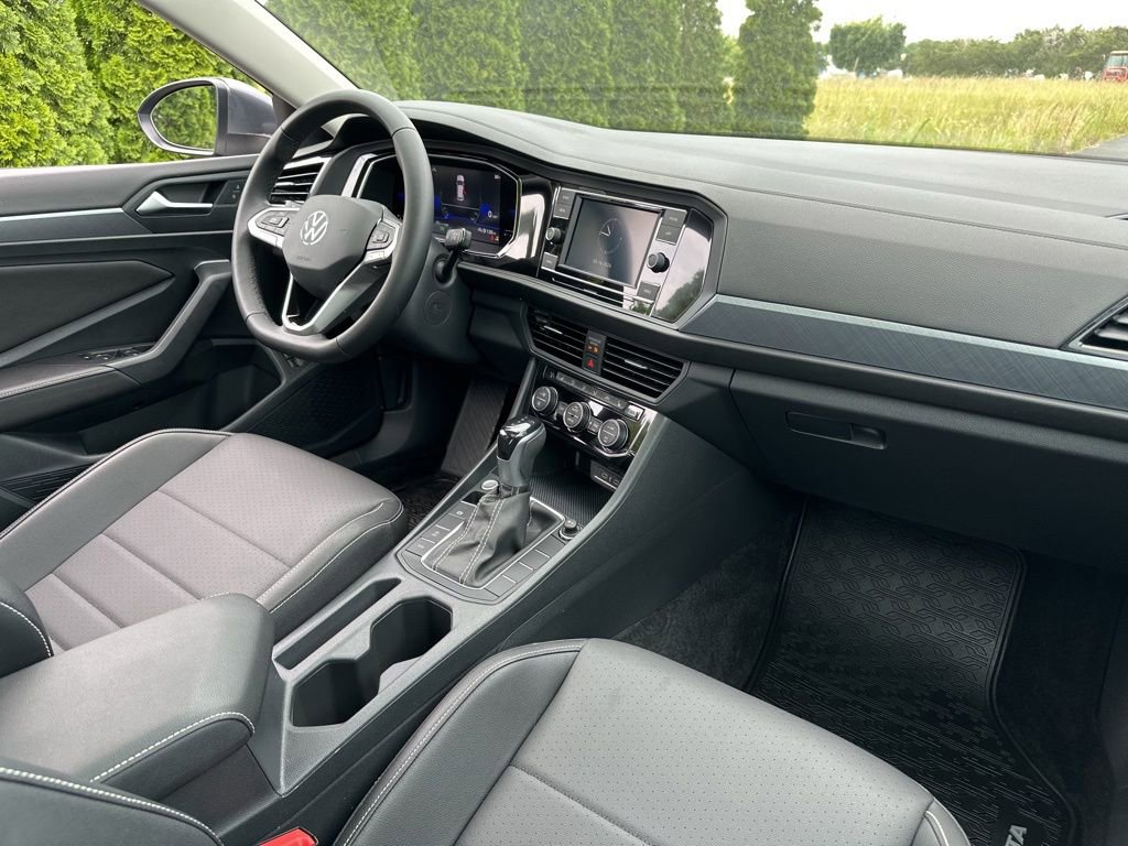Used 2023 Volkswagen Jetta SE FWD image 31