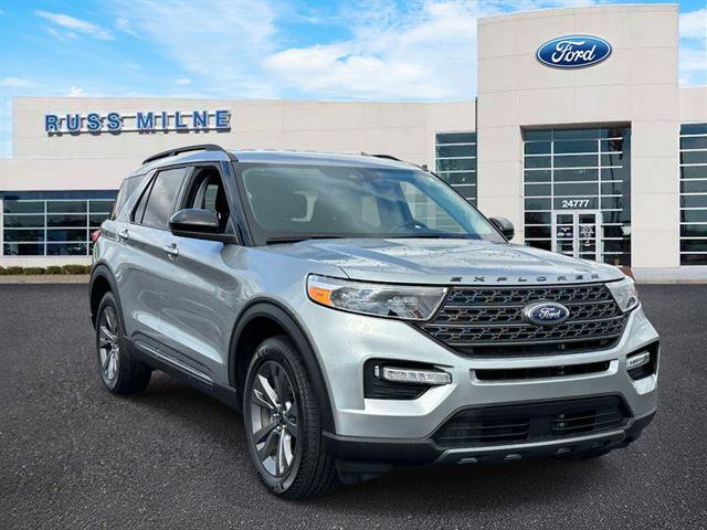 Used 2024 Ford Explorer XLT w/ Equipment Group 202A AWD/4WD image 1
