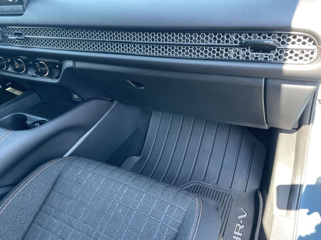 Used 2024 Honda HR-V Sport image 32
