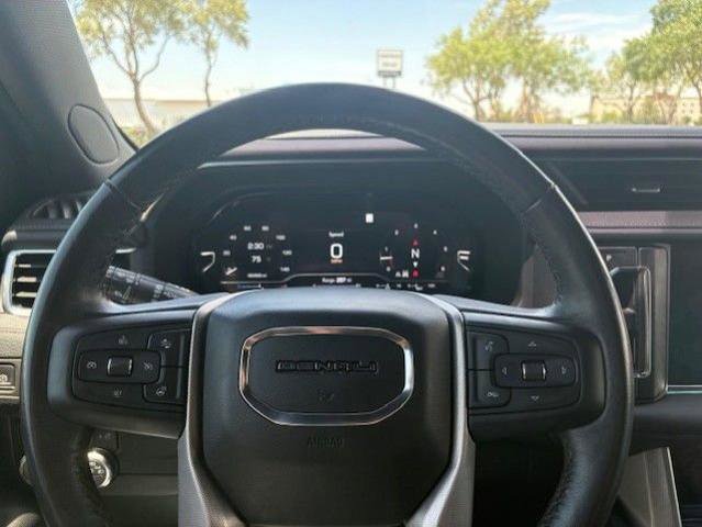 Used 2022 GMC Yukon Denali AWD/4WD image 13