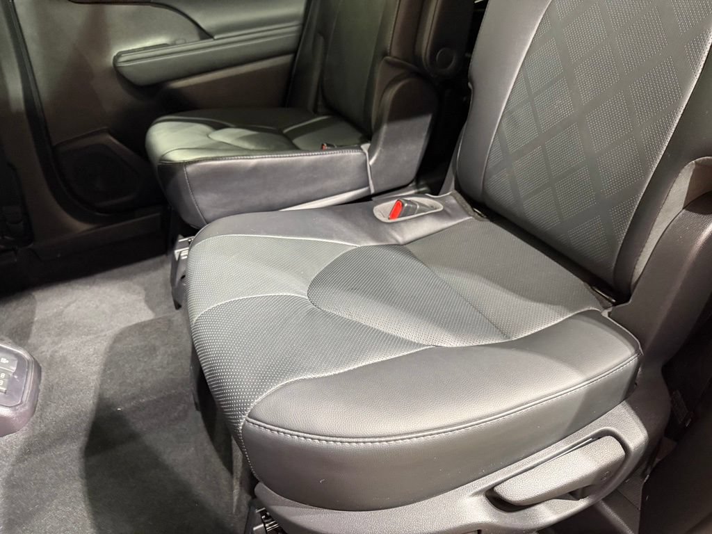 Used 2022 Toyota Highlander Platinum AWD/4WD image 21