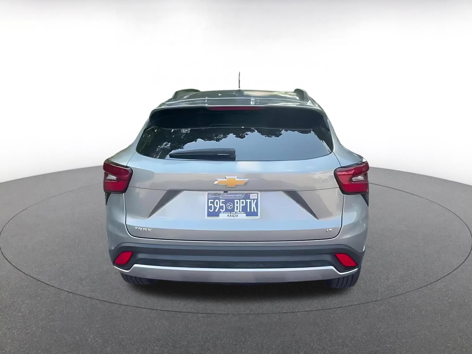 Used 2025 Chevrolet Trax LT w/ LT Convenience Package FWD image 12