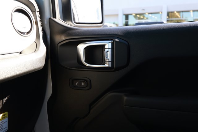 New 2025 Jeep Gladiator Sport image 24