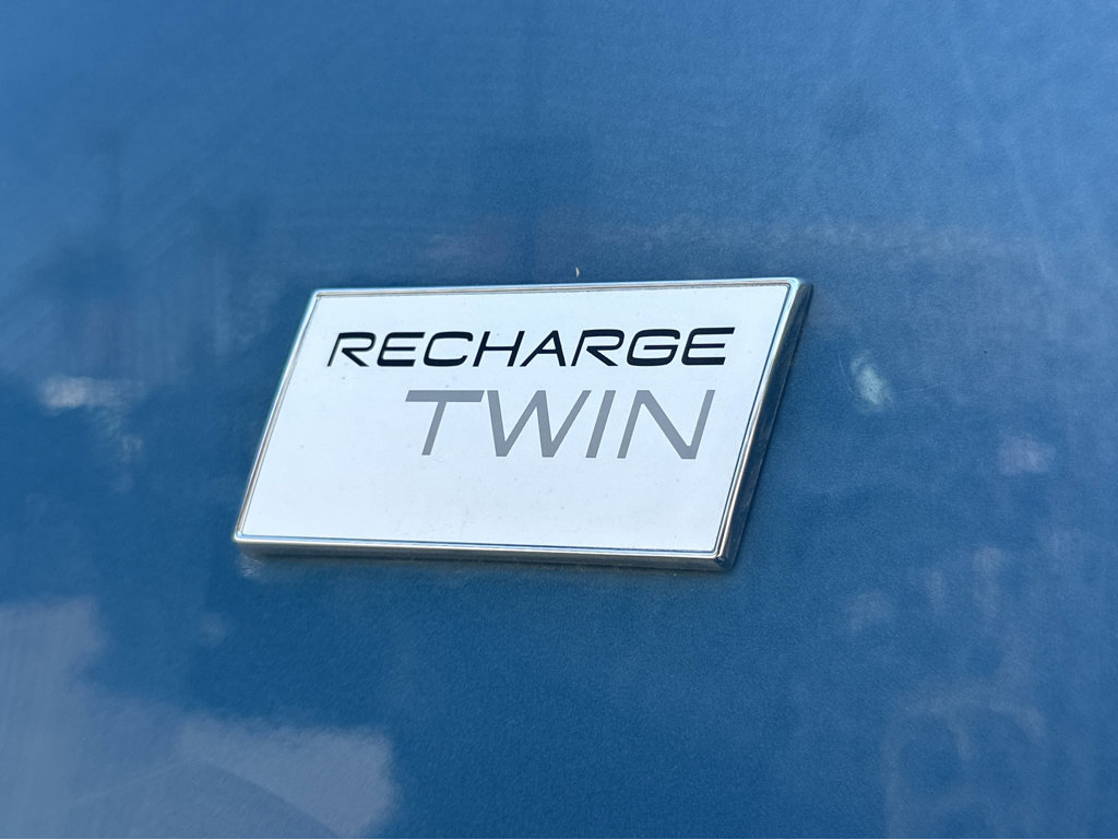 Used 2023 Volvo XC40 Recharge Plus image 39