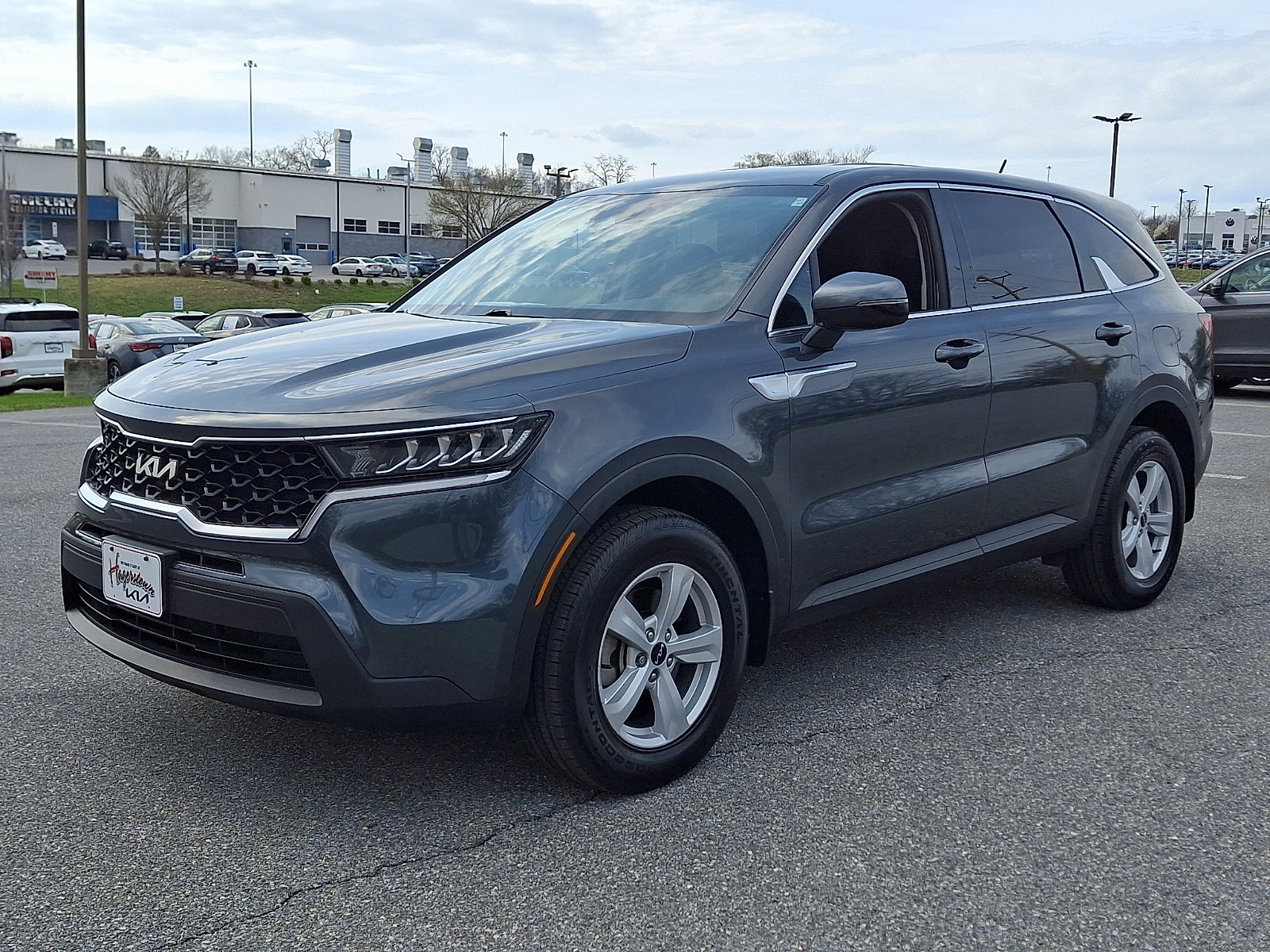 Used 2023 Kia Sorento LX image 3