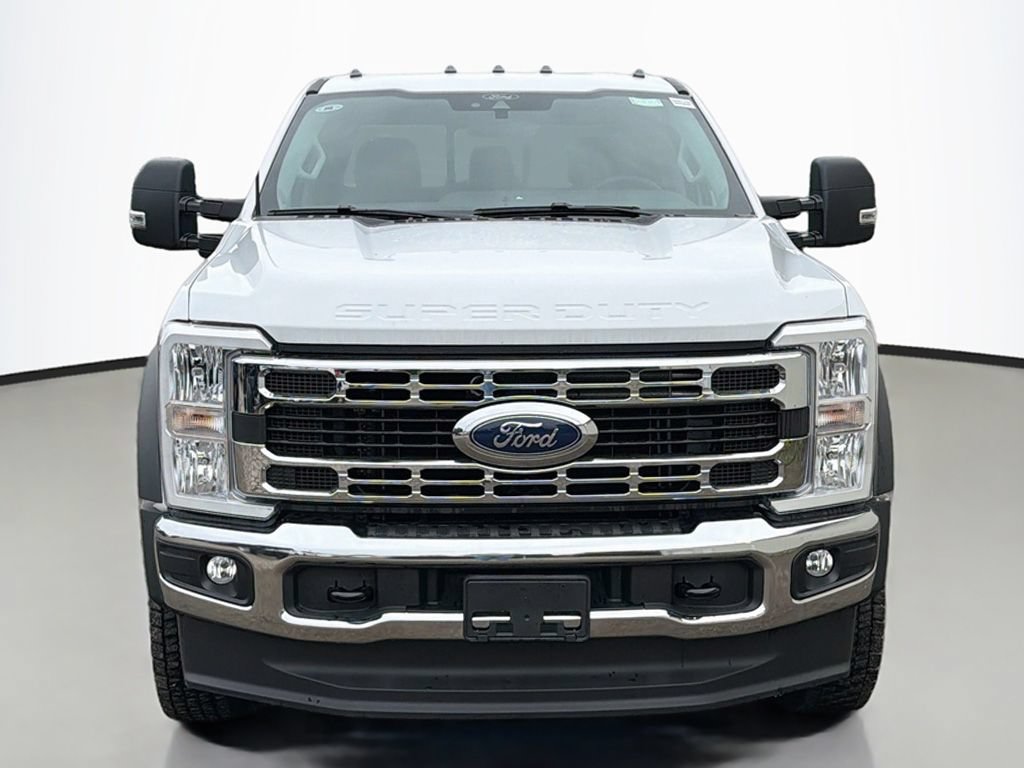 New 2026 Ford F550 4x4 Crew Cab image 9