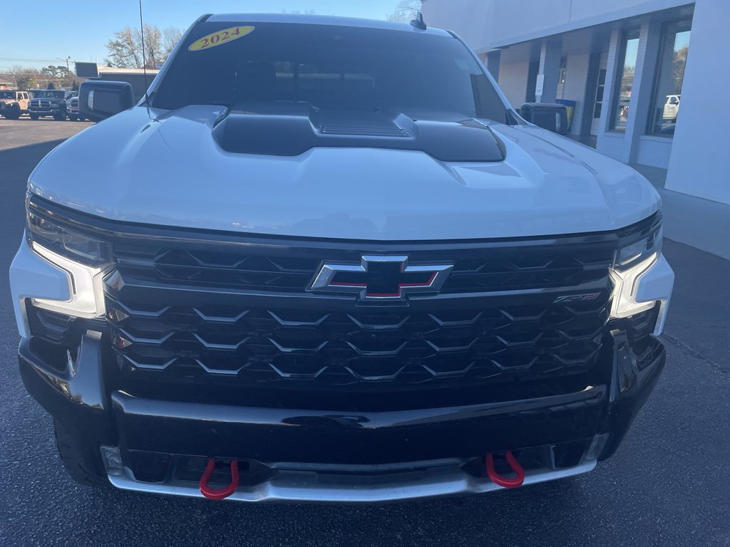 Used 2024 Chevrolet Silverado 1500 ZR2 w/ Technology Package AWD/4WD image 3