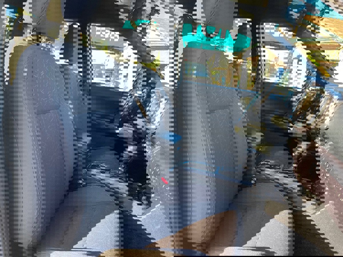 Used 2016 Toyota Tacoma TRD Sport image 35