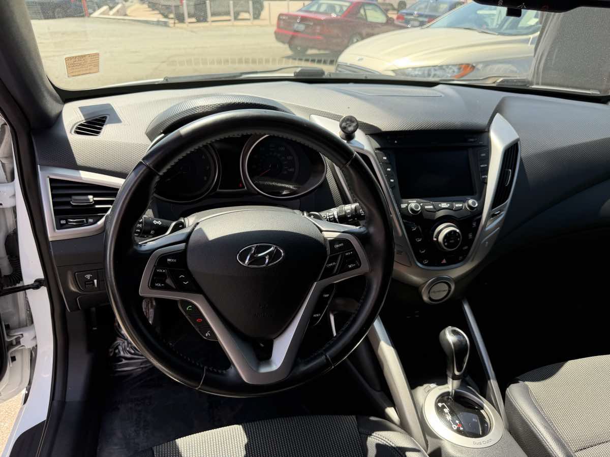 Used 2016 Hyundai Veloster w/ Option Group 02 FWD image 11