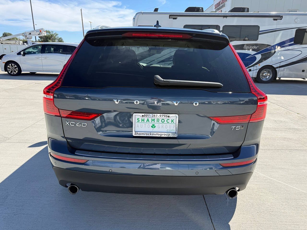 Used 2020 Volvo XC60 T5 Momentum w/ Protection Package Premier AWD/4WD image 4